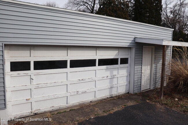 Building Photo - 712 W Lackawanna Ave