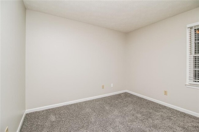 Building Photo - 35 Quails Ct