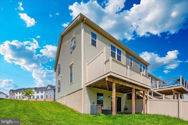 Building Photo - 7201 Bodkin Wy