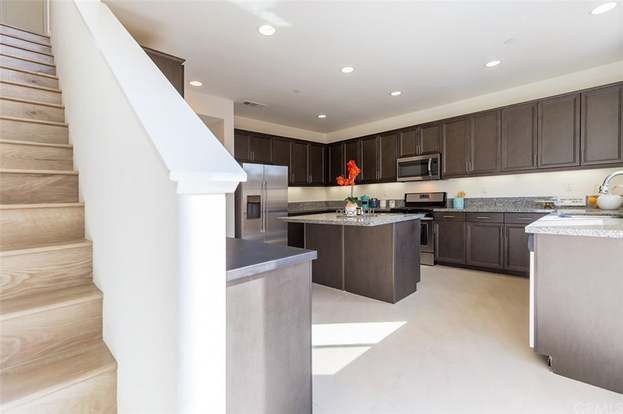 Building Photo - 4959 Camarillo Ln