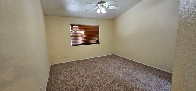 Building Photo - Silver Creek Home 3 Bed 2 Bath + Office