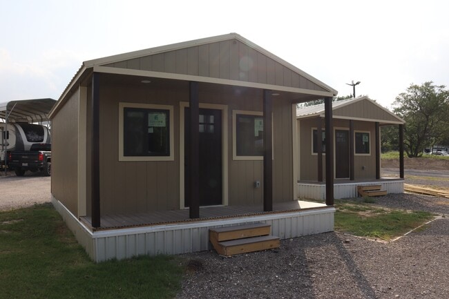 Building Photo - 801 Silver Creek Azle Rd