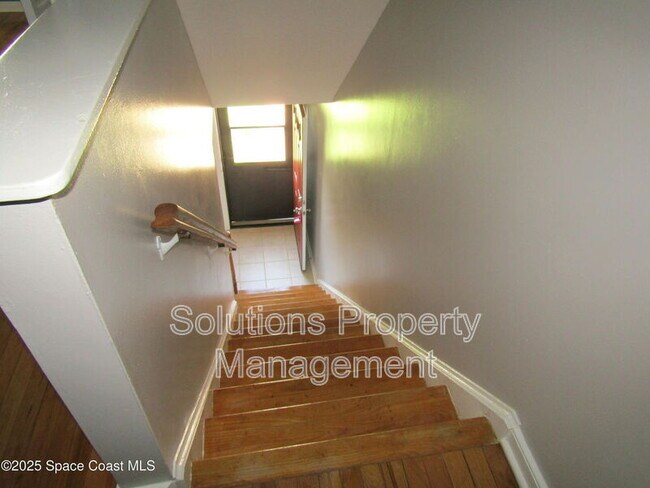 Building Photo - 910 S Colonial Ct