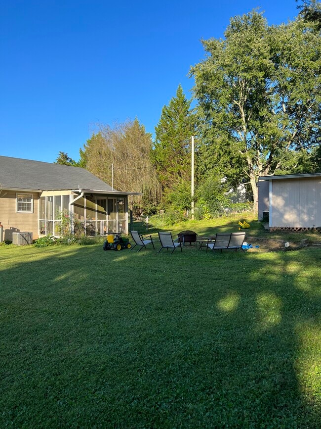 Building Photo - 5109 Kelly Dr