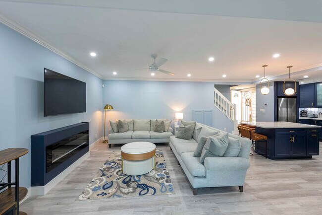 Building Photo - 4501 Fairway Dr N