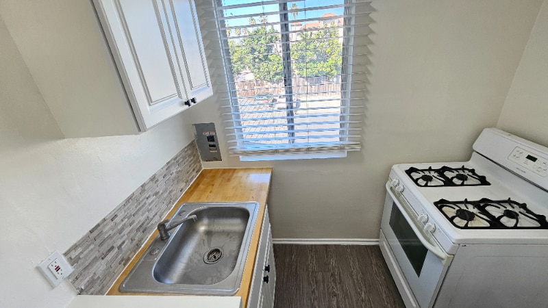 Building Photo - 14926 Hawthorne Blvd