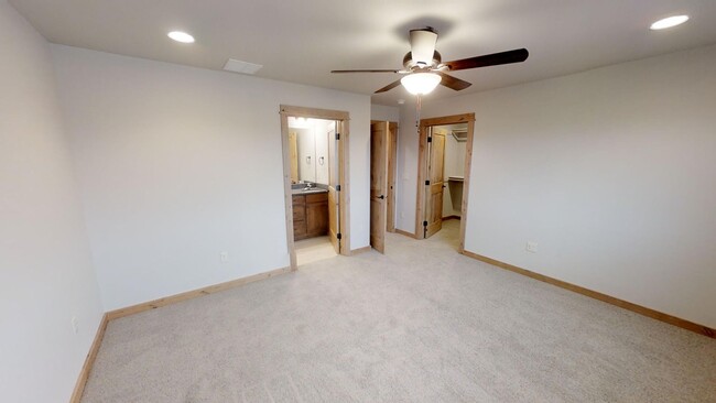 Building Photo - Spacious Townhome - Two Car Garage, Fenced...