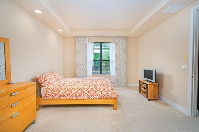 Building Photo - Furnished Townhouse in Plantation Bay