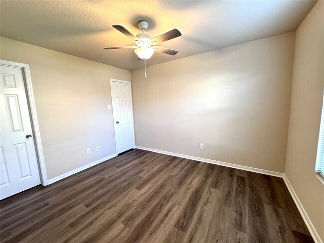 Building Photo - 5042 Ivy Fair Way
