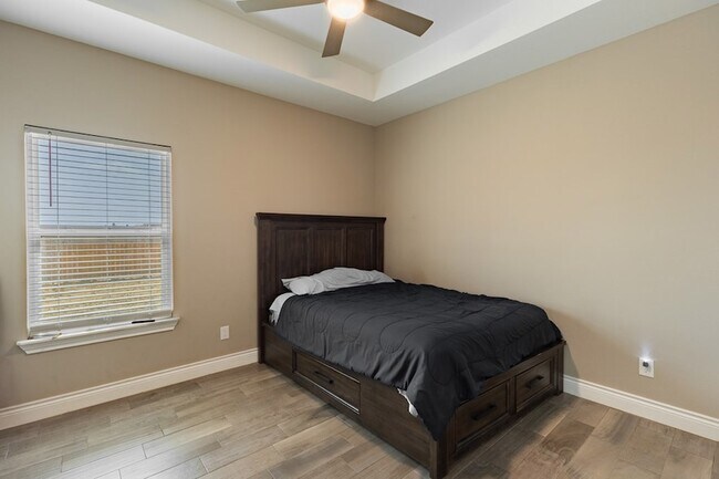 Building Photo - 1817 Rebecca Ln