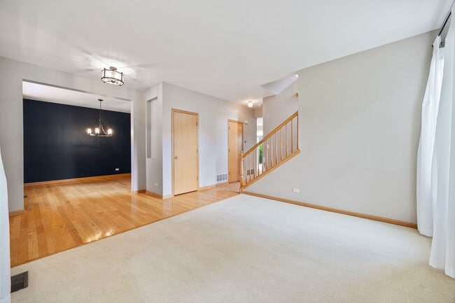 Building Photo - 2805 Overbeck Ln