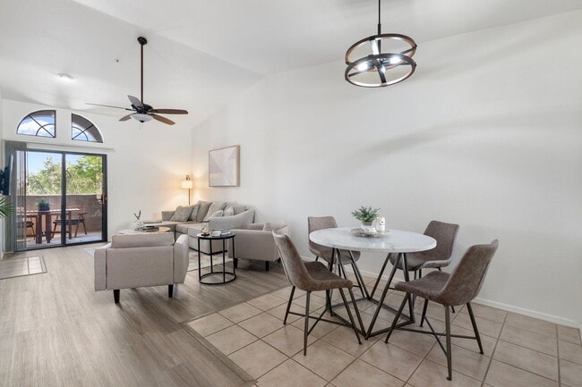 Building Photo - Scottsdale Condo!