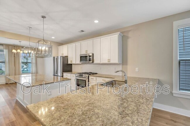 Building Photo - 3 Clearblue Lp