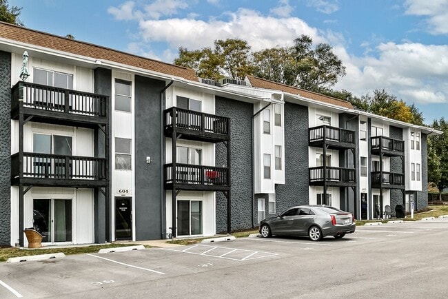 Building Photo - Fully renovated 2-bedroom apartment home available NOW!