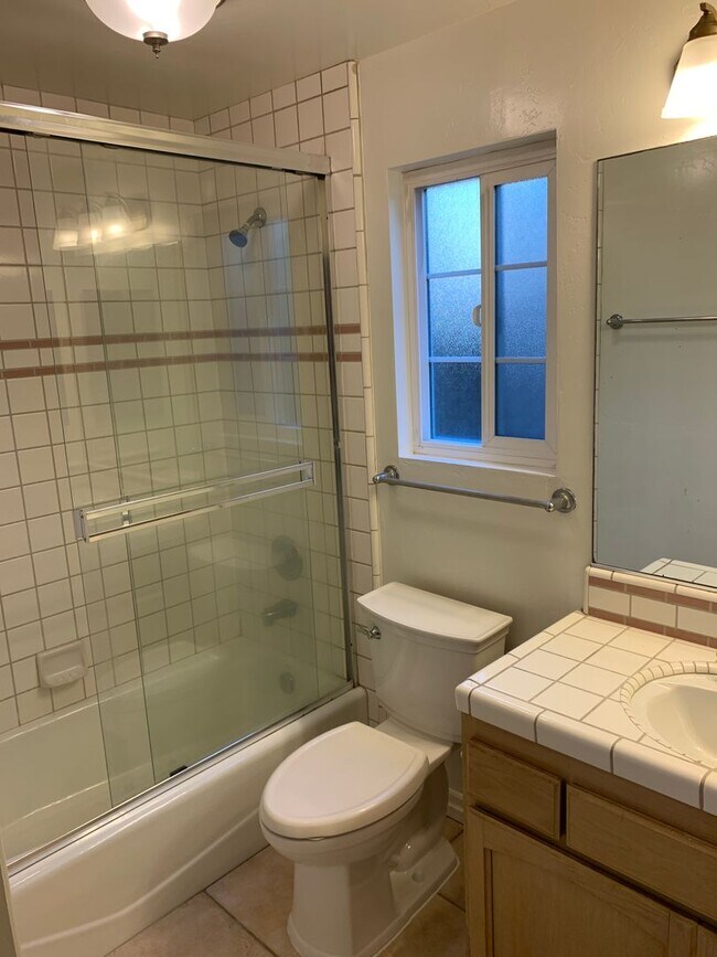 Building Photo - MIC