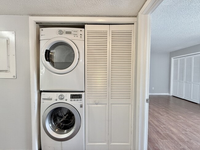 Building Photo - 4819 Puritan Cir