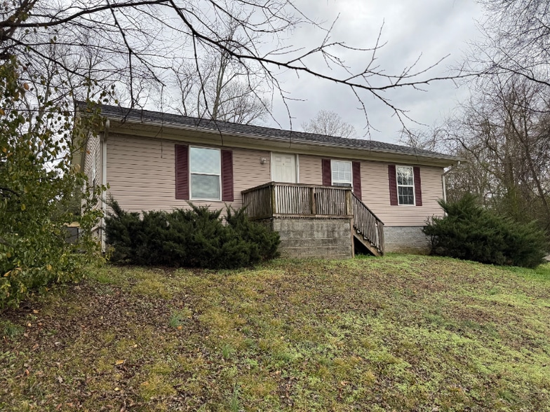 Building Photo - 304 Carol Dr