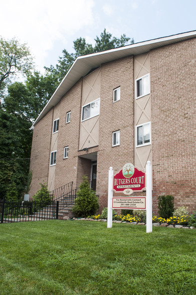 Primary Photo - Rutgers Court Apartments