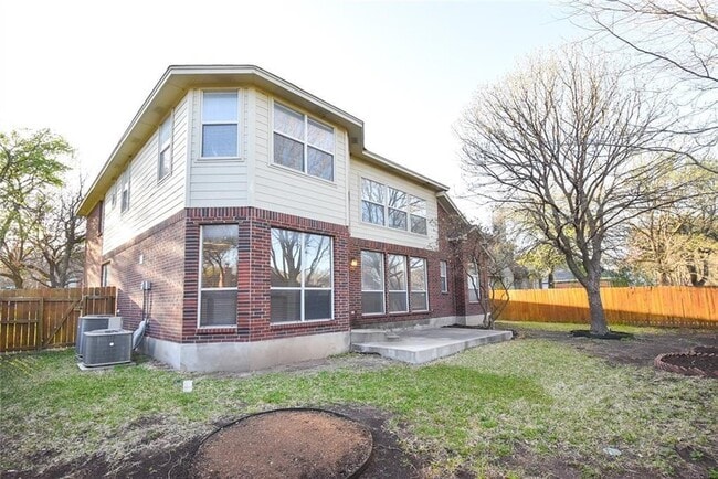Building Photo - 2101 Smoke Tree Trail