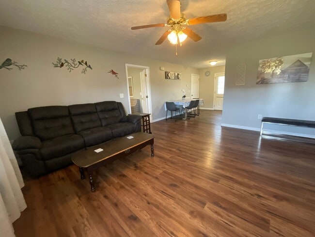 Building Photo - Furnished Home - White Pine, Tennessee