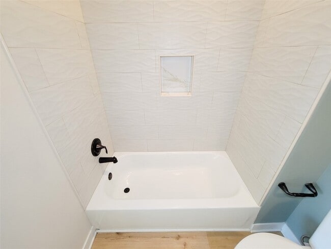 Building Photo - 1903 Mary St