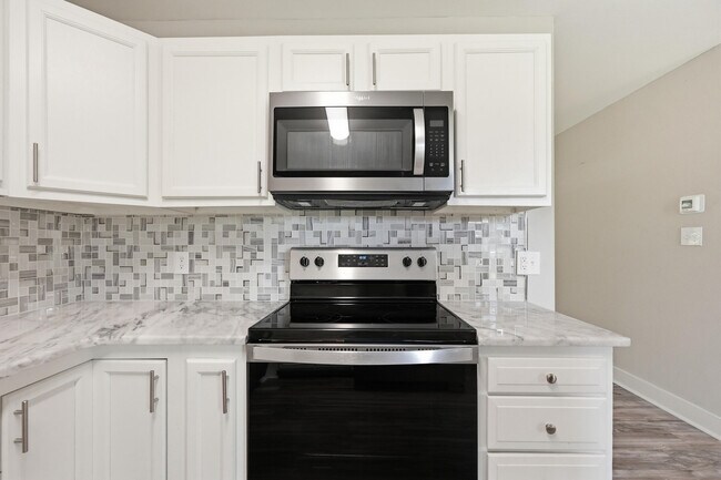 Building Photo - 254 Iris Ln