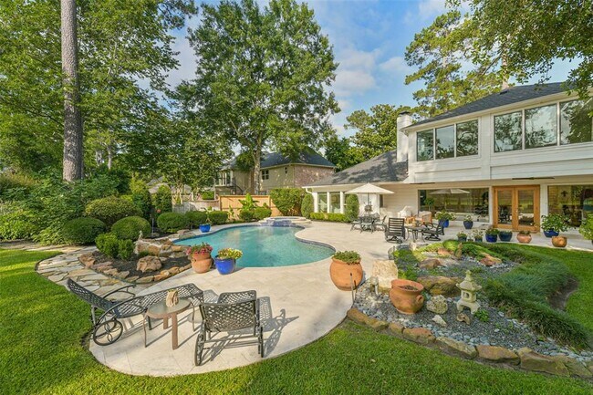 Building Photo - 2323 Pine Bend Dr