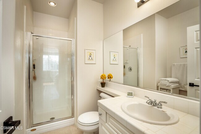 Building Photo - 1004 Lambourne Pl