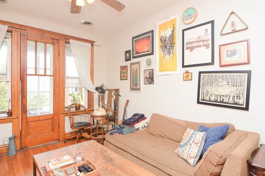 Building Photo - 2647 W Iowa St