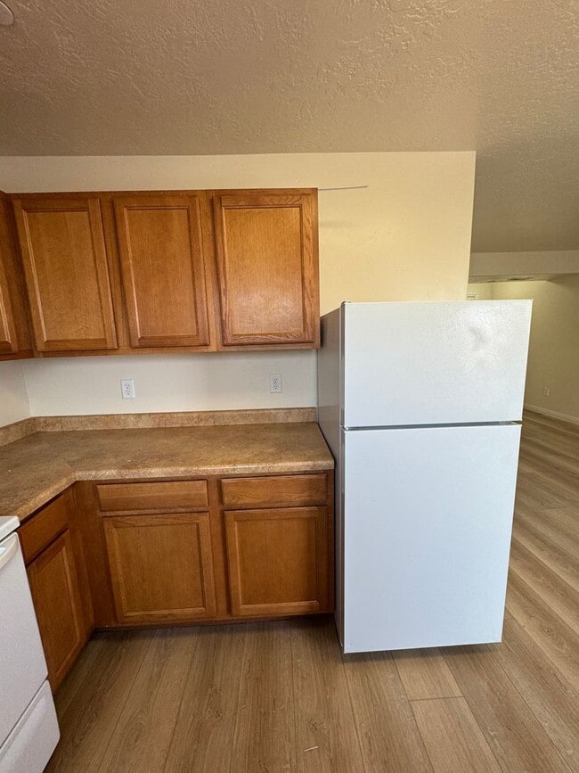 Building Photo - 1385 S 675 E