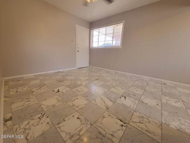 Building Photo - 1421 St Johns Dr