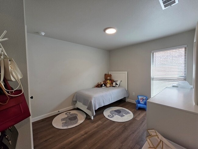 Building Photo - 235 Trailblazer Ln