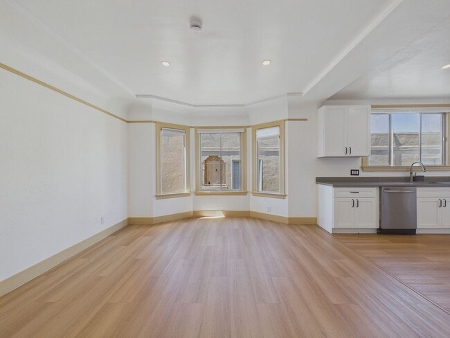 Building Photo - 58 Vale St