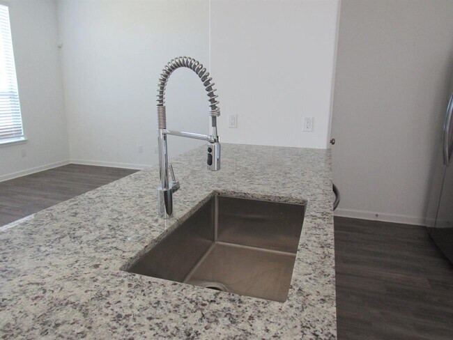 Building Photo - 562 Dry Fork Ln