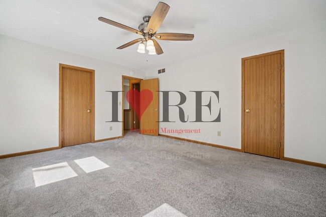 Building Photo - 3048 Hollybank Rd