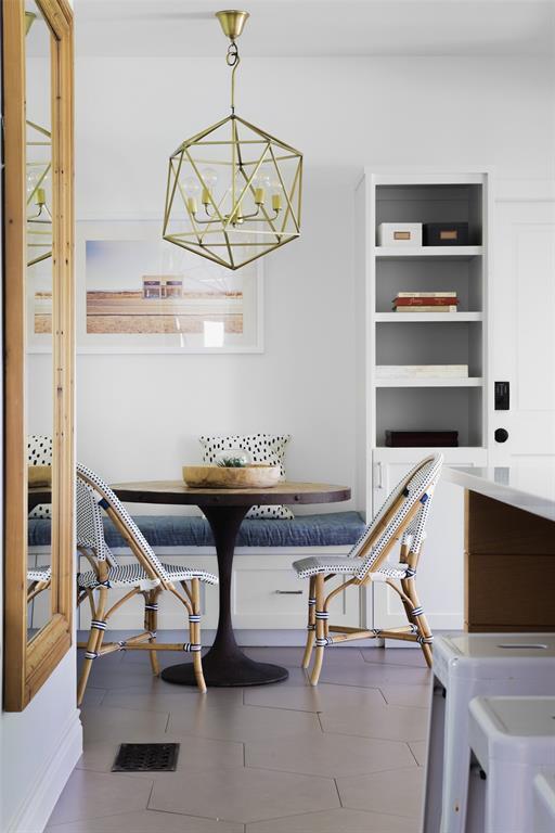 Building Photo - 11505 SW Oaks