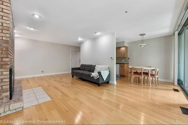 Building Photo - 5600 Hillcrest Ln