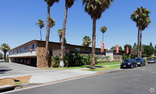 Primary Photo - Vista Del Sol