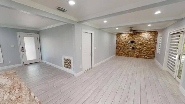 Building Photo - 9016 Hogans Bend