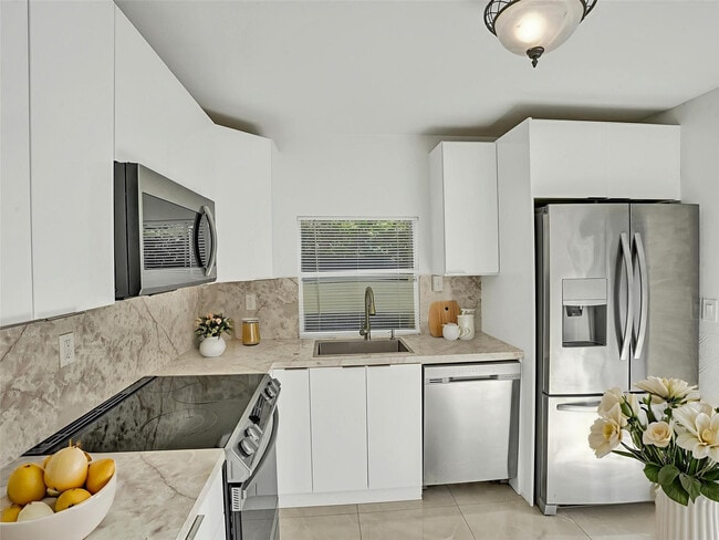 Building Photo - 1257 NW 91st Ave