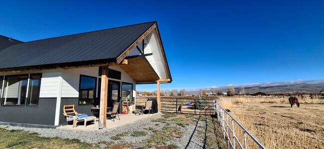 Building Photo - Winter Rental