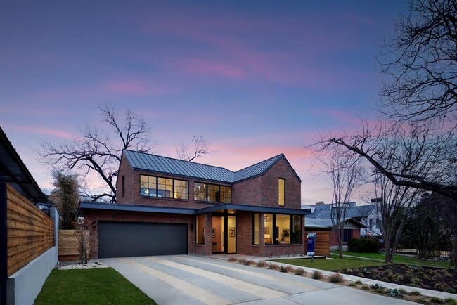 Building Photo - 1601 Woodlawn Blvd