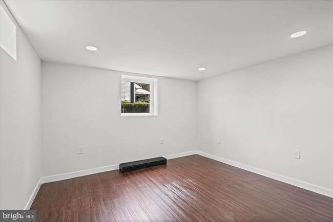 Building Photo - 750 Tydings Rd
