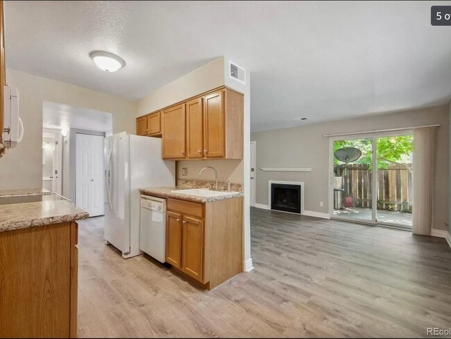 Building Photo - Charming 1-Bedroom Apartment in Denver – P...