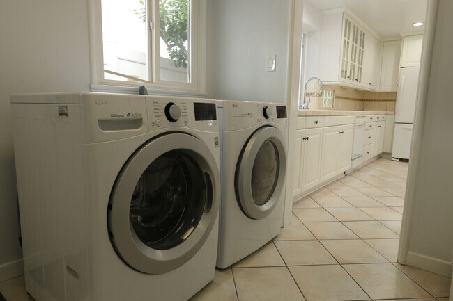 Building Photo - Westchester Home in Kentwood Neighborhood