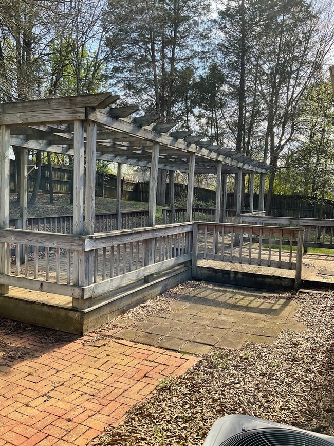 Building Photo - 9033 English Saddle Ln