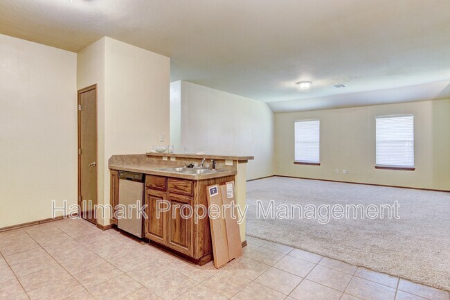 Building Photo - 1726 W Palm Pl