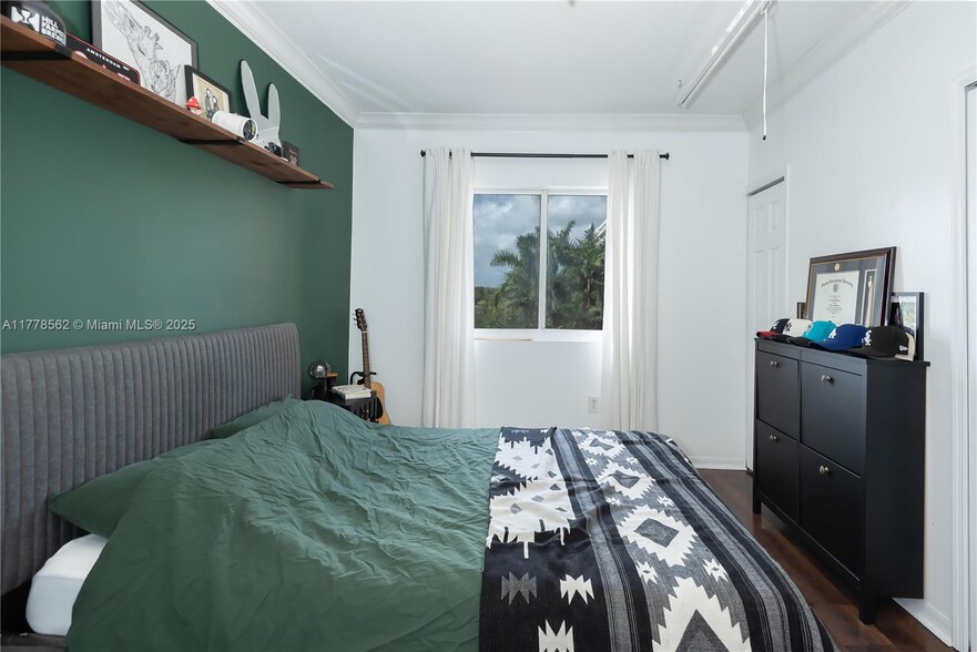 Building Photo - 3500 Coral Way