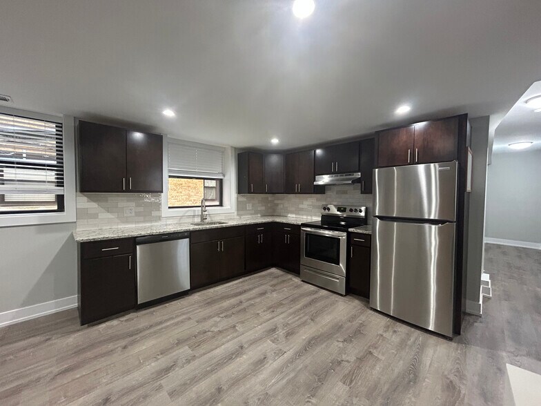 Primary Photo - 1143 Maple Ave