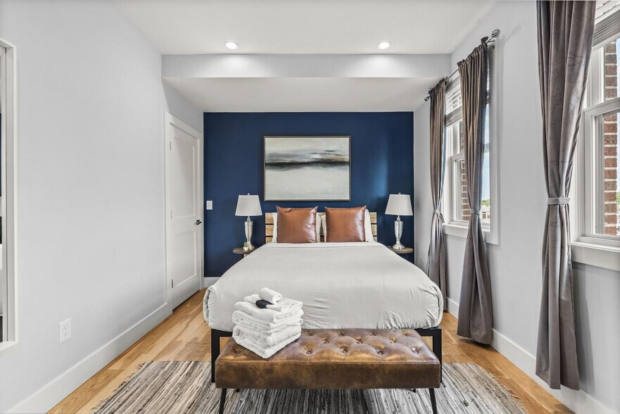 Building Photo - 1011 Bennington St